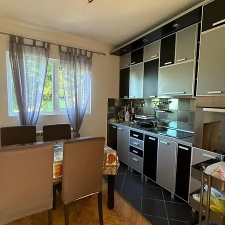 Kares House Apartment Belgrade