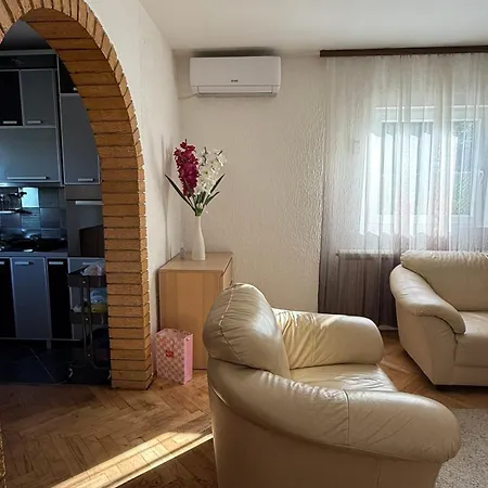 Kares House Apartment Belgrade