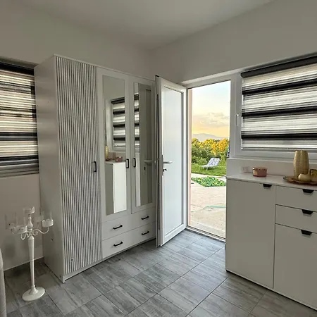 Kares House Apartment Belgrade